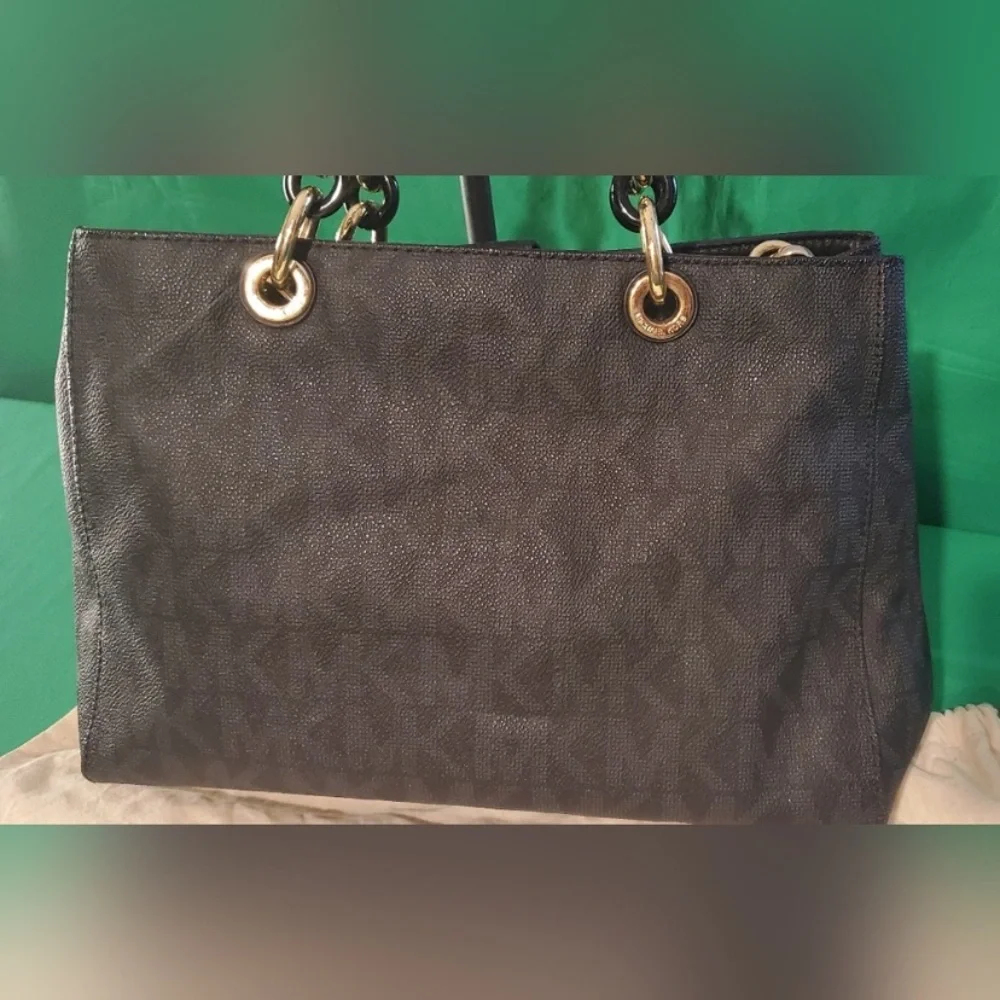 Michael Kors Cynthia Saffiano Leather Logo Satchel Tote Crossbody Bag - Picture 2 of 15